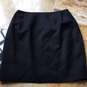Just Clothes 100%Wool black skirt 29”W 19”L 41”Hip